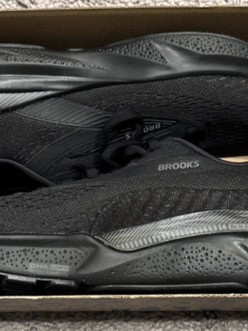 Size 6.5 B Brooks Women Adrenaline GTS 24 Running Shoes Support Medium Black